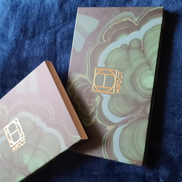 Hipdot Cenote eyeshadow palette - Picture 2 of 4